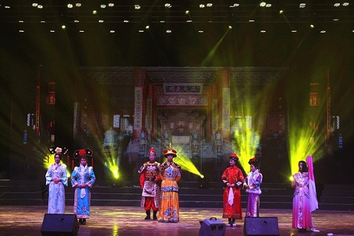 1511148859711028.jpg 服装走秀《流光印象》.JPG